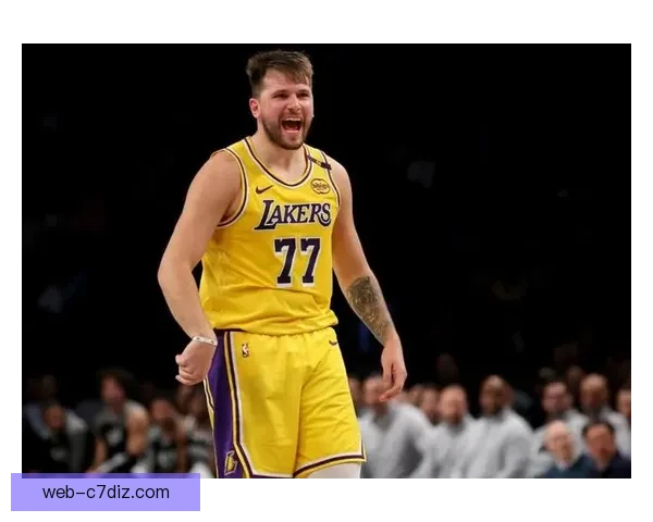 湖人险胜快船东契奇里弗斯爆发 湖人险胜快船东契奇里弗斯爆发